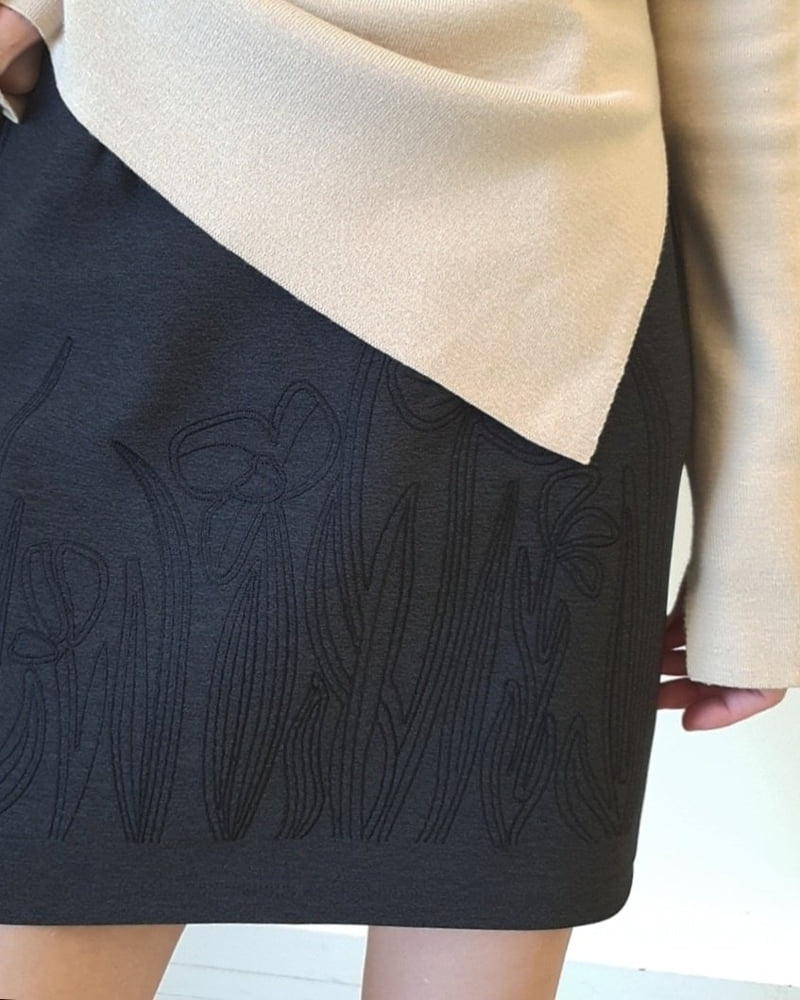 Gentle B - Korean Women Fashion - #vintagekidsstyle - Attention V-Neck Knit - 3