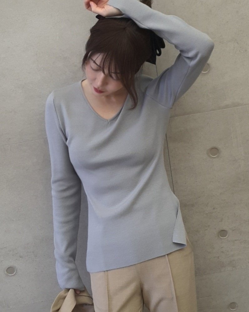 Gentle B - Korean Women Fashion - #womensfashion - Attention V-Neck Knit - 11