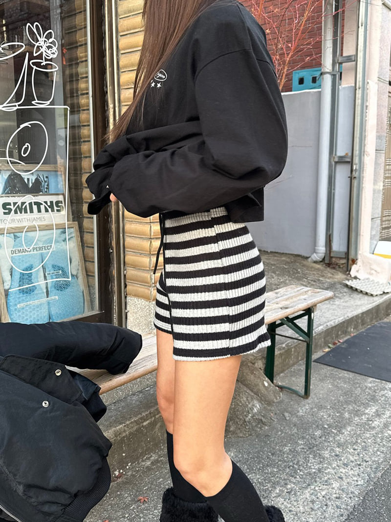 Heil - Korean Women Fashion - #womensfashion - Pony Warm Shorts - 9