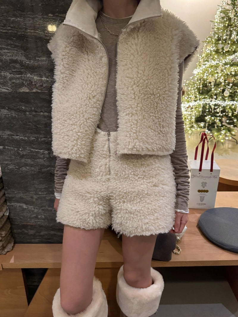 Heil - Korean Women Fashion - #womensfashion - Shearling Vest - 3