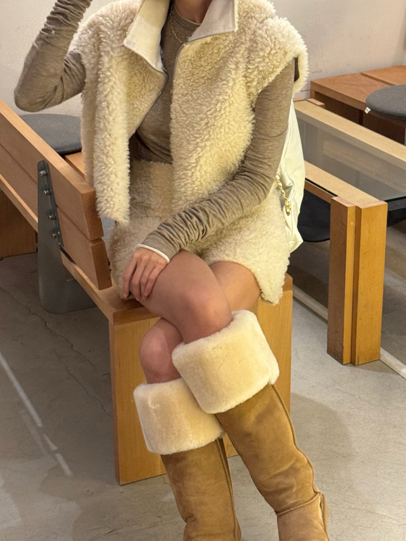 Heil - Korean Women Fashion - #womensfashion - Shearling Vest - 5