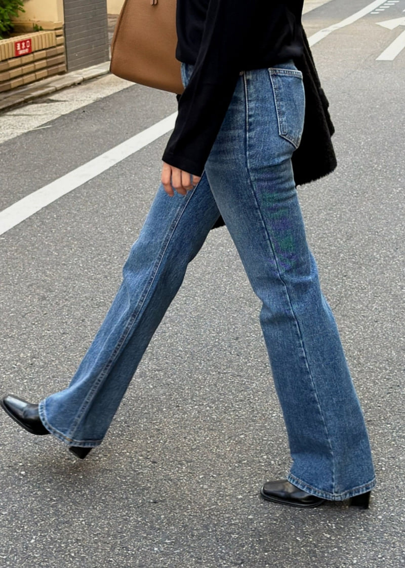 I'm here - Korean Women Fashion - #restrostyle - 561 Brushed Bootcut Denim Pants - 2
