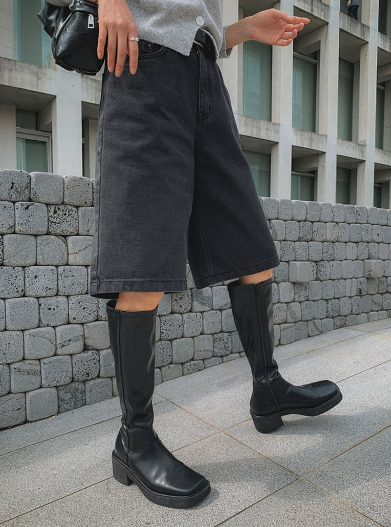 I'm here - Korean Women Fashion - #vintageinspired - 339 Black Denim Bermuda Pants - 6