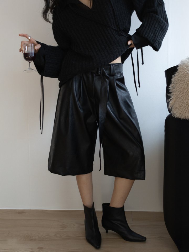 Inssense - Korean Women Fashion - #womensfashion - Belted Bermuda Trousers - 3