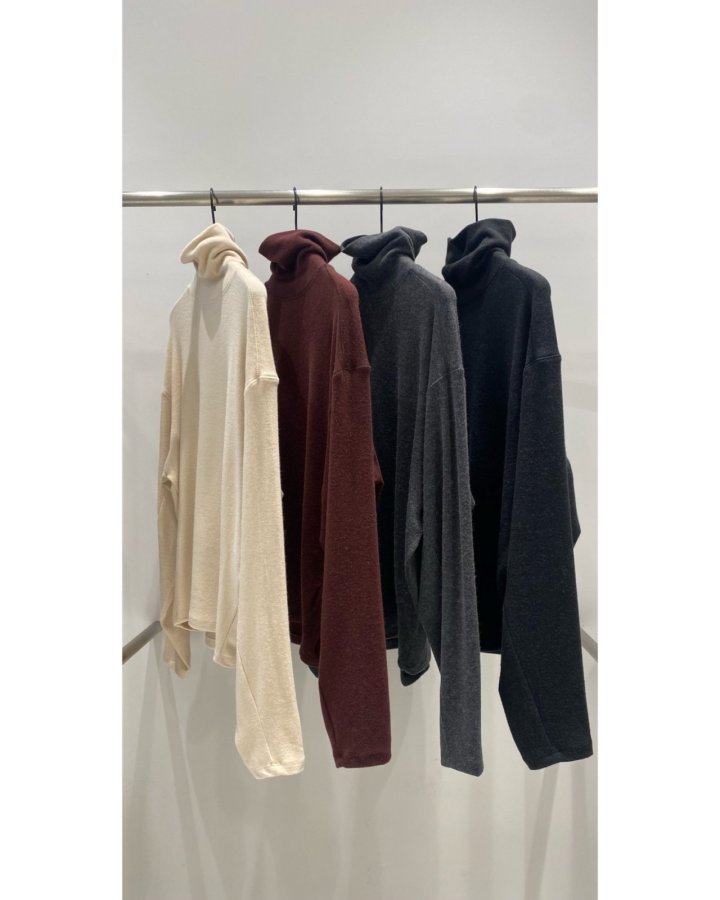 Janie - Korean Women Fashion - #restrostyle - Le Turtleneck Tee