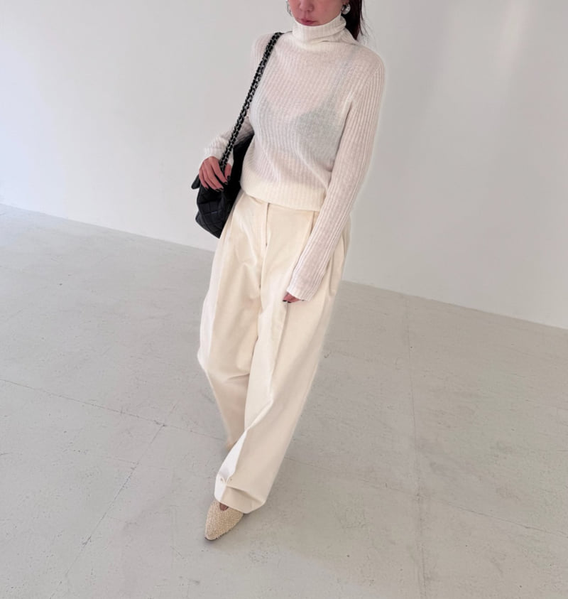 Neroli36 - Korean Women Fashion - #momslook - M Ribbed Pearl Turtleneck Tee - 8