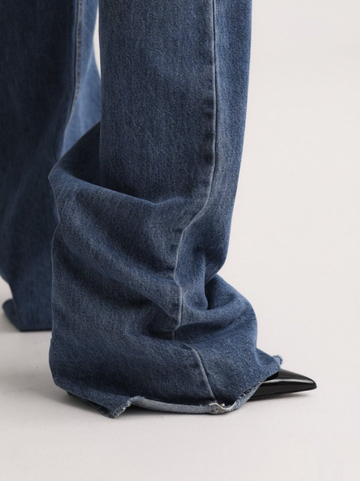 Paper Moon - Korean Women Fashion - #momslook - Classic Low Cut Wide Fit Mid Blue Jeans - 7