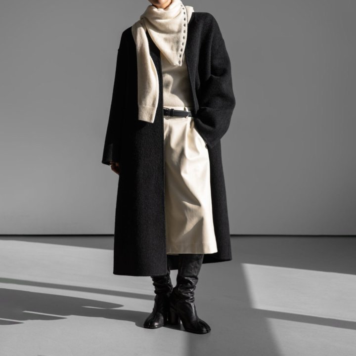Paper Moon - Korean Women Fashion - #thelittlethings - Luxe Suri Alpaca Fuzzy Handmade Robe Coat - 2