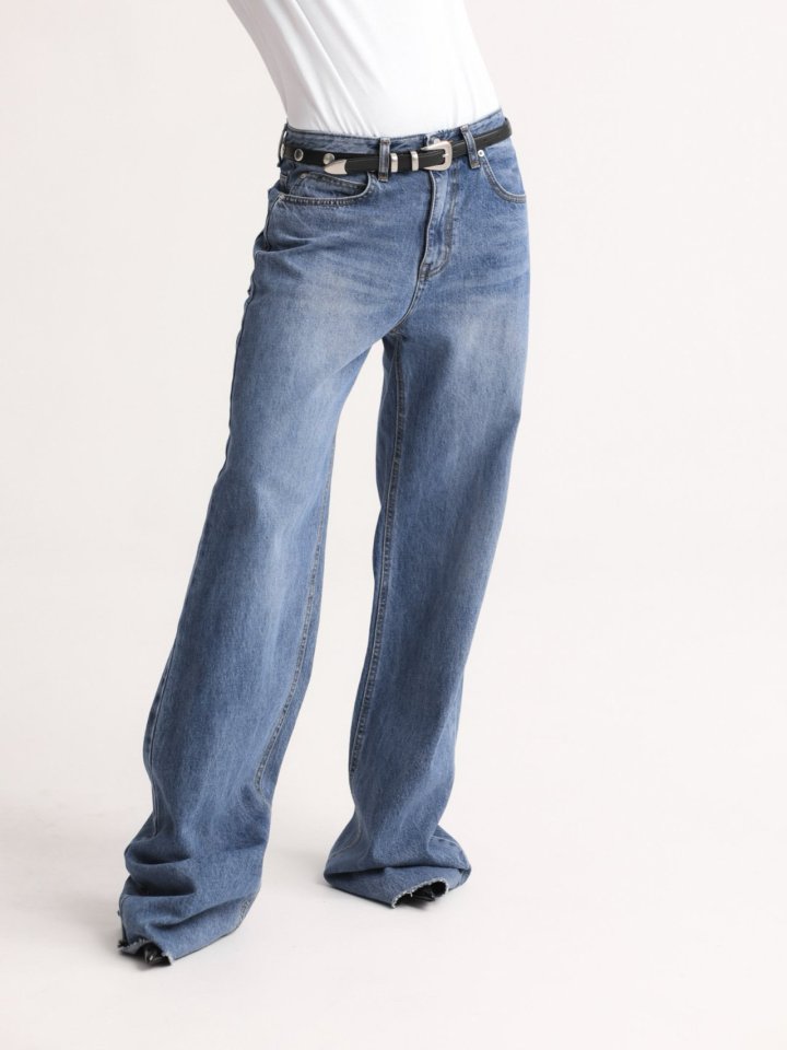 Paper Moon - Korean Women Fashion - #momslook - Classic Low Cut Wide Fit Mid Blue Jeans - 4