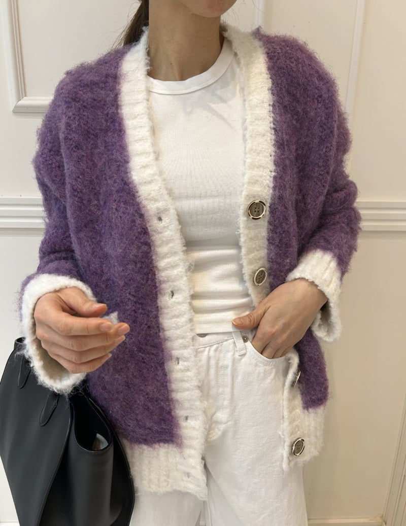 Pearls room - Korean Women Fashion - #restrostyle - Boucle Contrast Y Knit - 4