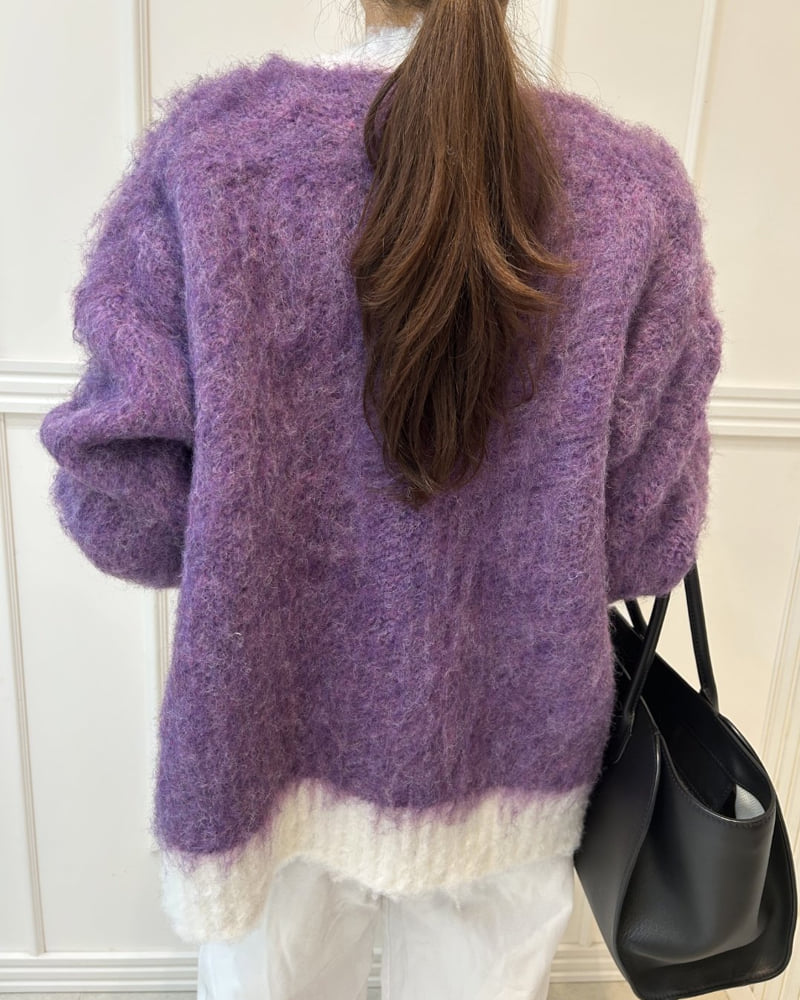 Pearls room - Korean Women Fashion - #shopsmall - Boucle Contrast Y Knit - 5