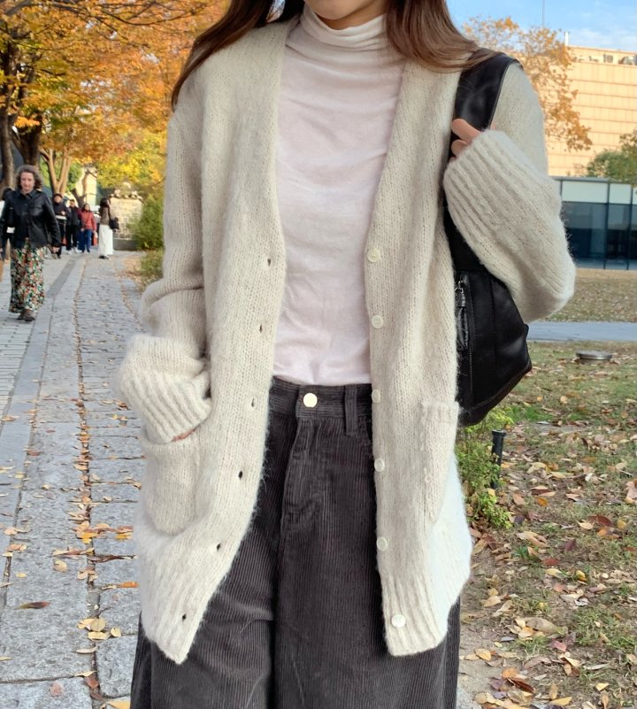 Pomelo - Korean Women Fashion - #vintagekidsstyle - Air Brushed Cardigan (Alpaca Shell Buttons) - 9