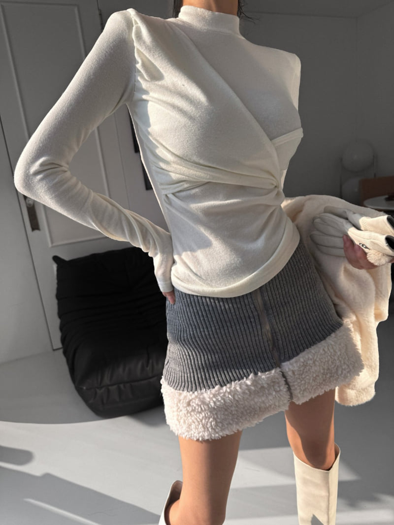 Rare Closet - Korean Women Fashion - #momslook - Peach Twist Shirred Tee - 6