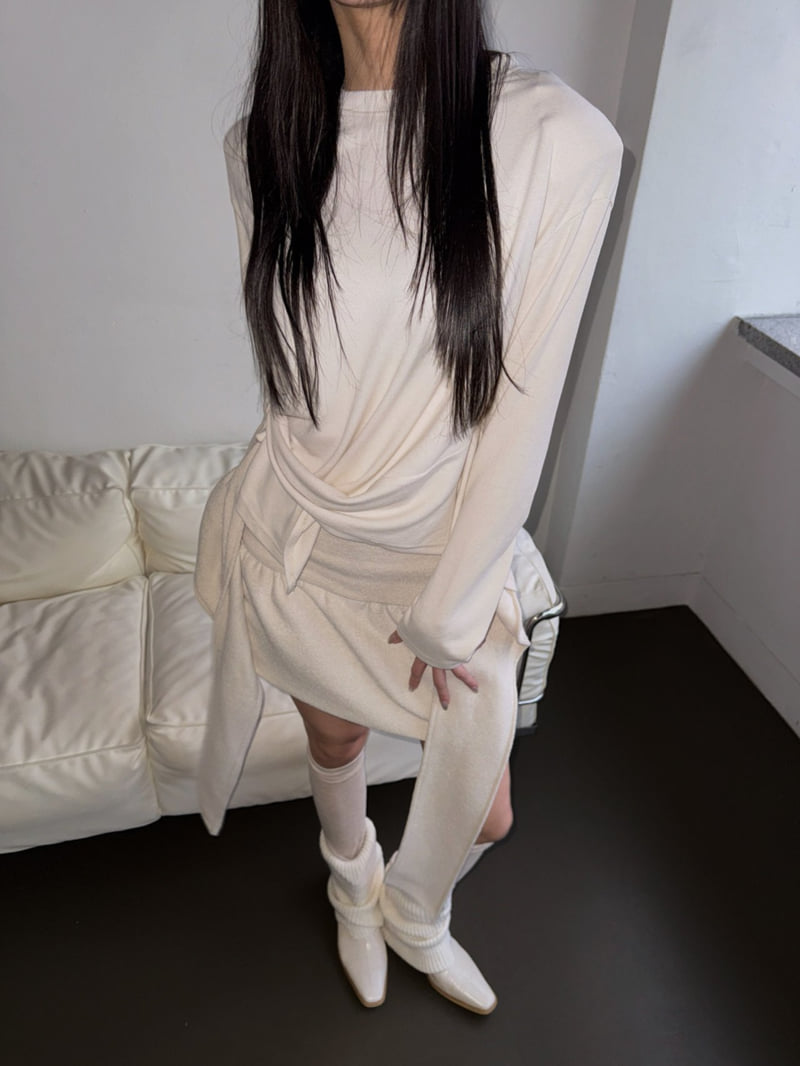 Rare Closet - Korean Women Fashion - #shopsmall - Diagonal Wrap Tee - 10