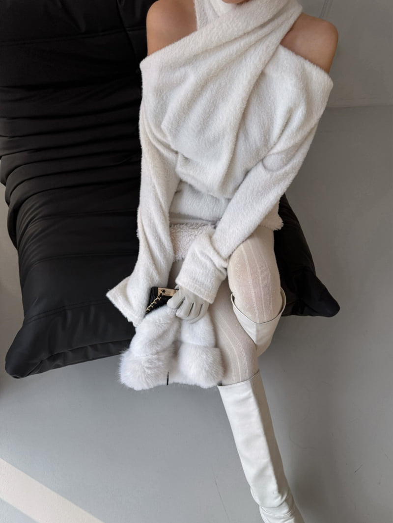 Rare Closet - Korean Women Fashion - #shopsmall - Mellow Angora Slit Tee - 7