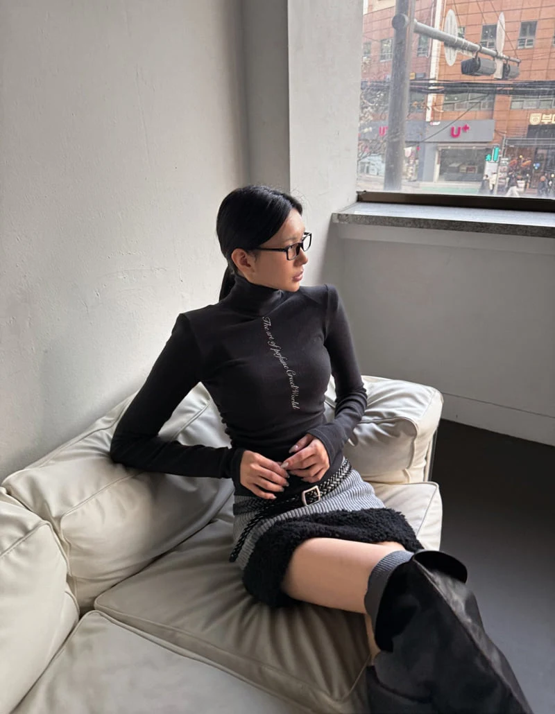 Rare Closet - Korean Women Fashion - #romanticstyle - Lettering Shirred Turtleneck Tee - 4