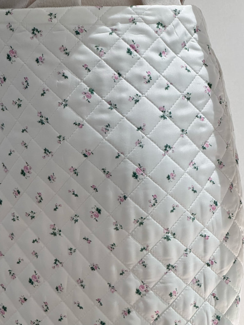 Roomk - Korean Women Fashion - #momslook - Flower Quilted Skirt - 10