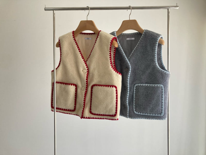 Roomk - Korean Women Fashion - #vintageinspired - Warm Nordic Vest