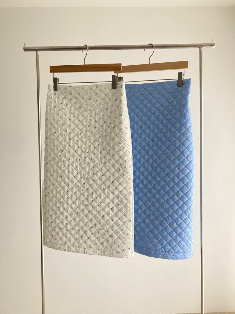 Roomk - Korean Women Fashion - #womensfashion - Flower Quilted Skirt - 3