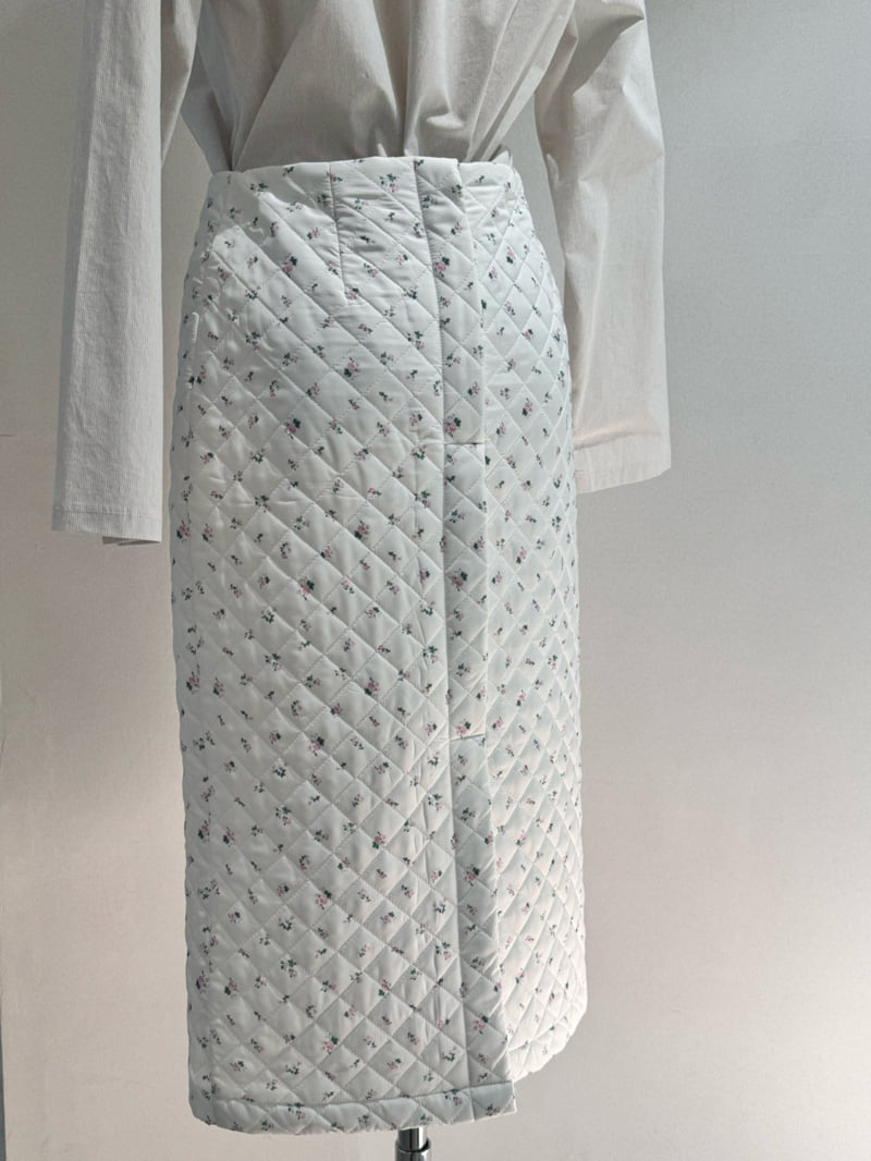 Roomk - Korean Women Fashion - #womensfashion - Flower Quilted Skirt - 7