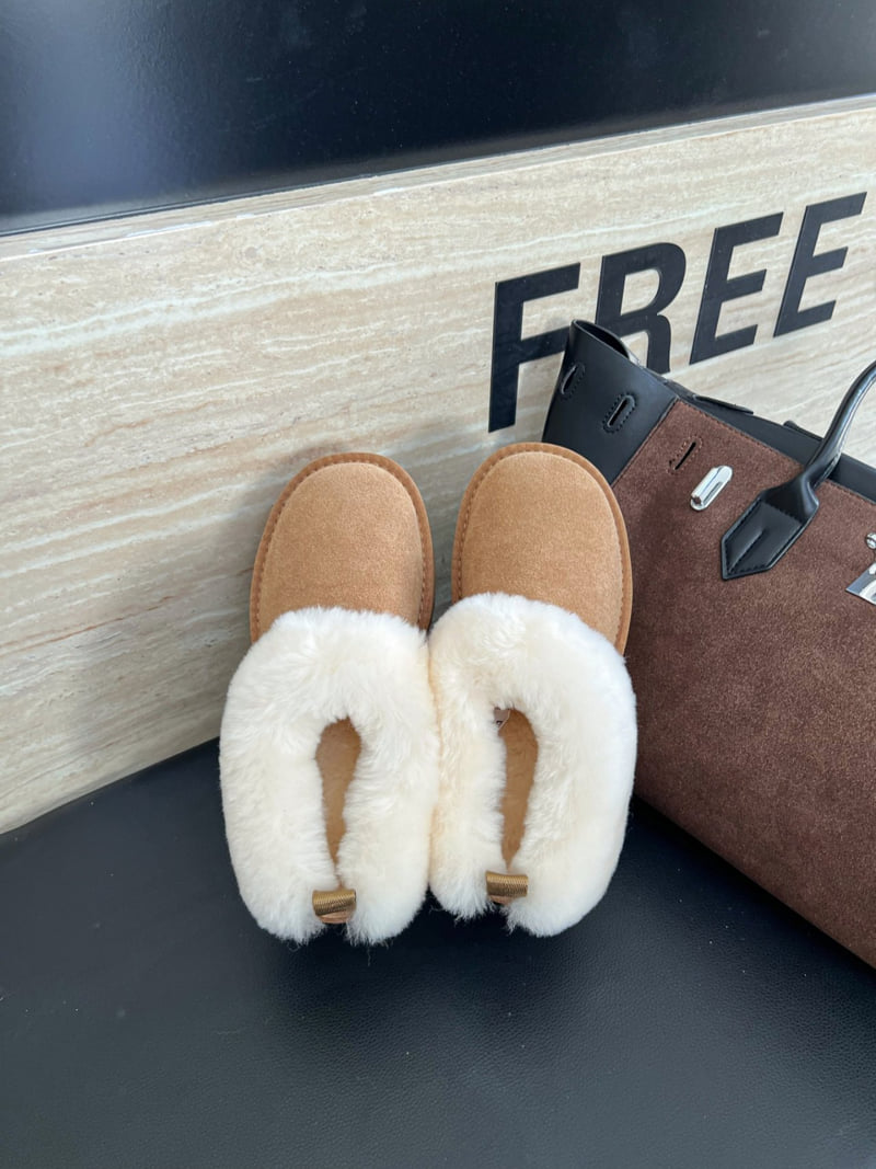 Runa Martin - Korean Women Fashion - #momslook - Fleece-Lined Suede Loafers - 11