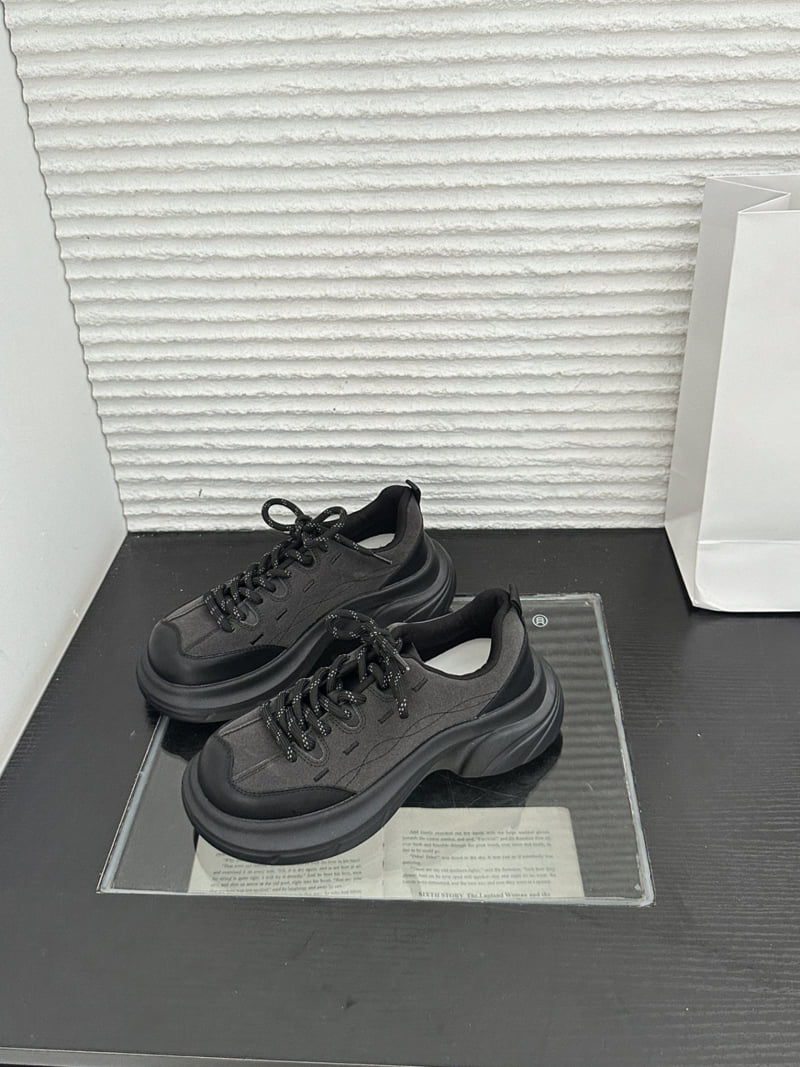 Runa Martin - Korean Women Fashion - #momslook - Round Tracking Lightweight Derby Walker Sneakers - 10