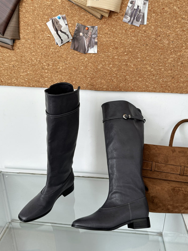 Runa Martin - Korean Women Fashion - #thelittlethings - Simple V Cut Wide Vintage Long Boots - 4