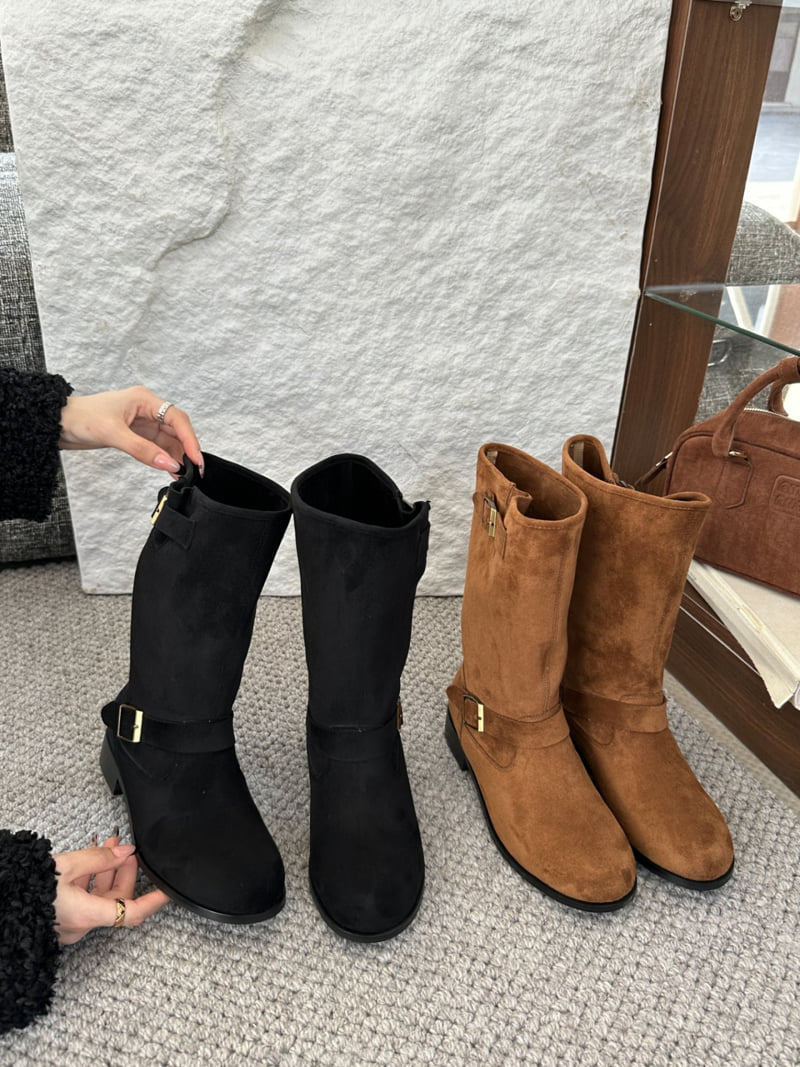 Runa Martin - Korean Women Fashion - #pursuepretty - Fleece Round Simple Buckle Suede Shirred Mid Boots