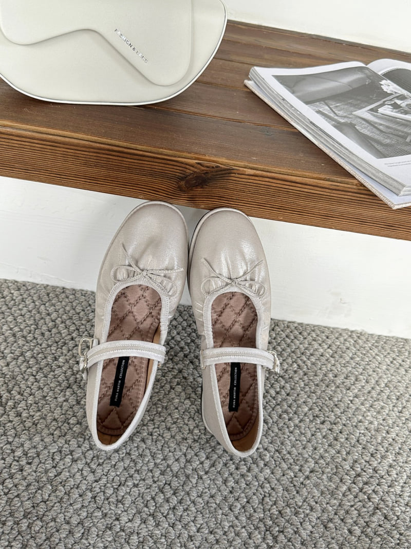 Runa Martin - Korean Women Fashion - #restrostyle - Round Satin Mary Jane Ribbon Flats - 6