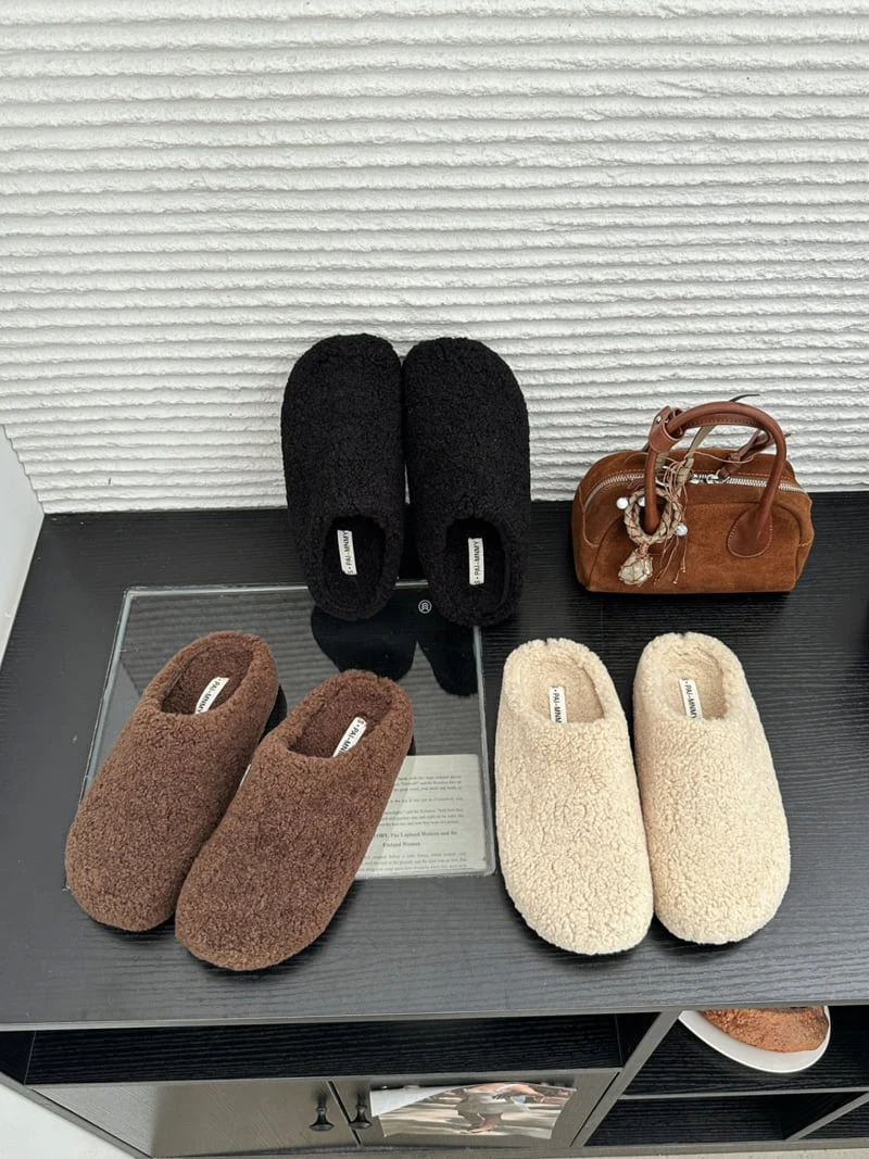 Runa Martin - Korean Women Fashion - #romanticstyle - Teddy Fleece Round Clog Mule Slippers