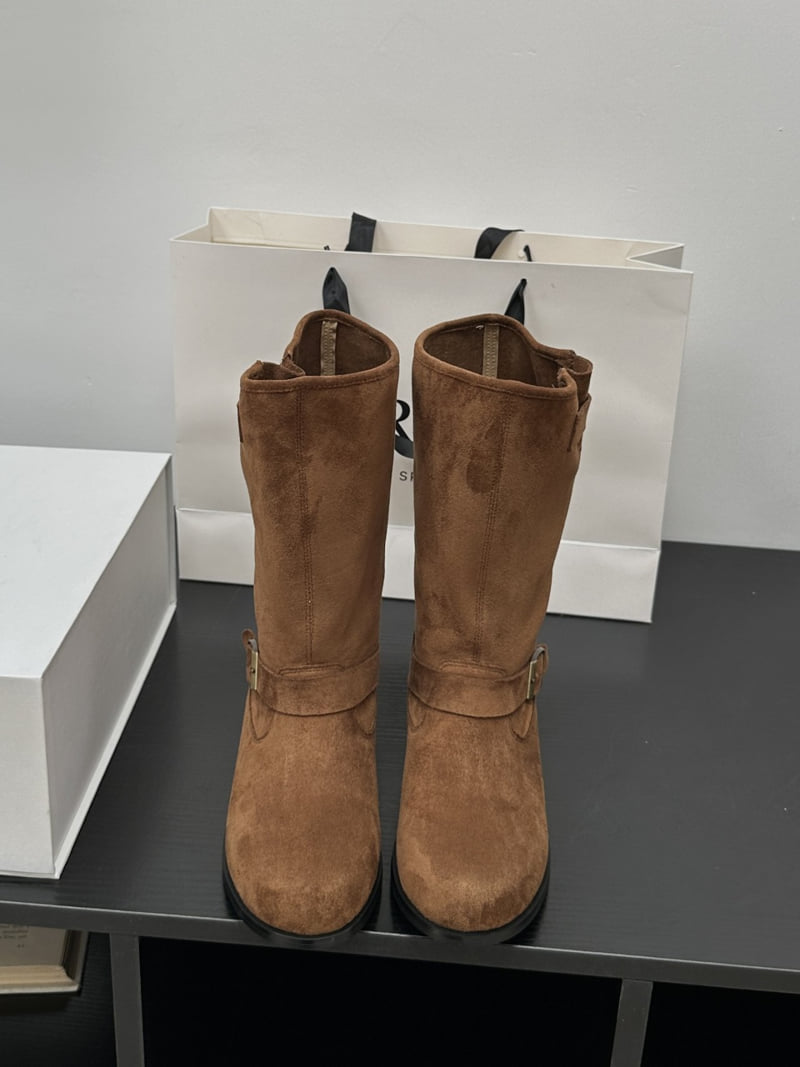 Runa Martin - Korean Women Fashion - #thatsdarling - Fleece Round Simple Buckle Suede Shirred Mid Boots - 5