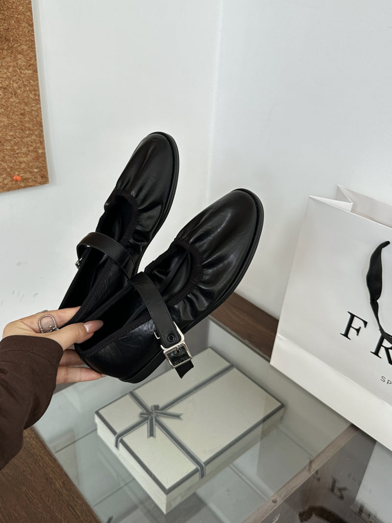 Runa Martin - Korean Women Fashion - #thelittlethings - Mary Jane Buckle Strap Cushion Shirred Flats - 9