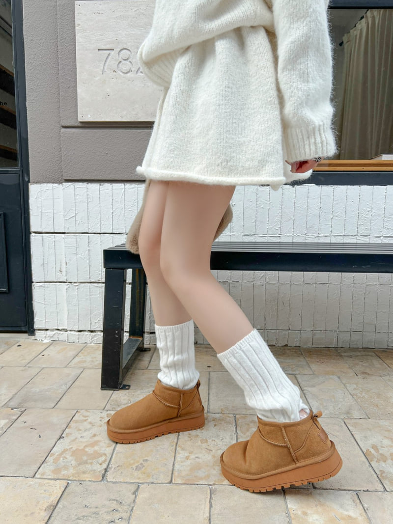 Runa Martin - Korean Women Fashion - #womensfashion - Genuine Suede Round Boots - 5