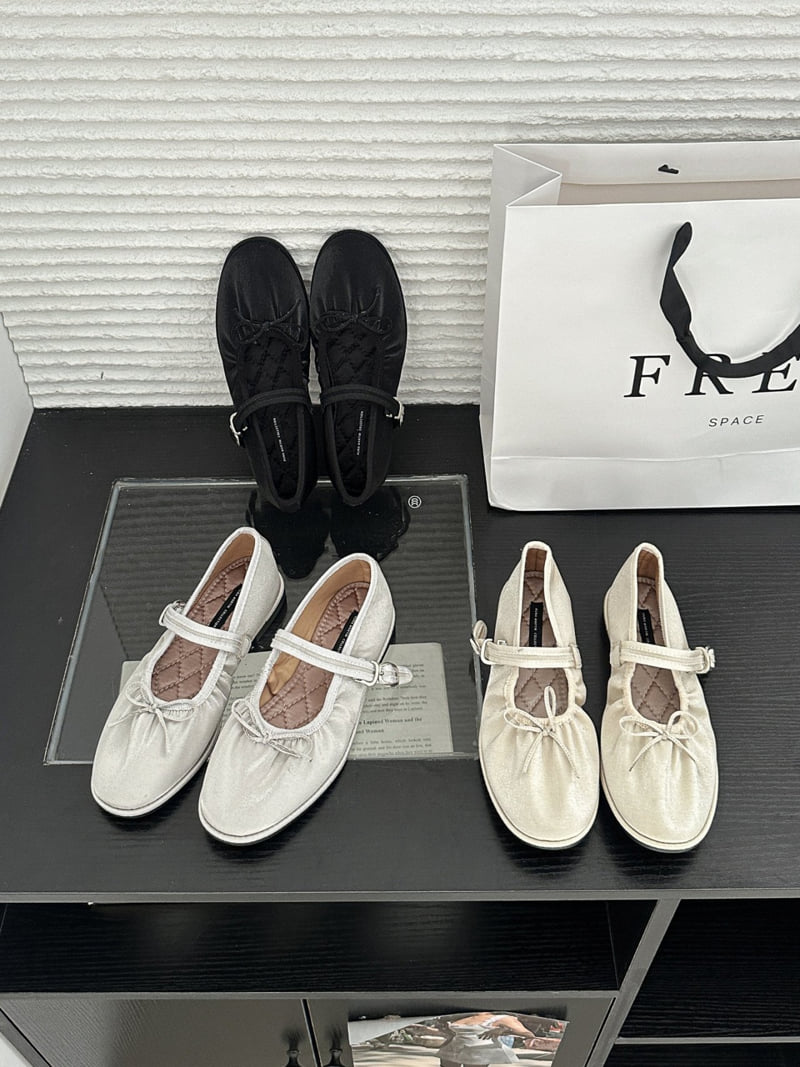 Runa Martin - Korean Women Fashion - #womensfashion - Round Satin Mary Jane Ribbon Flats - 12