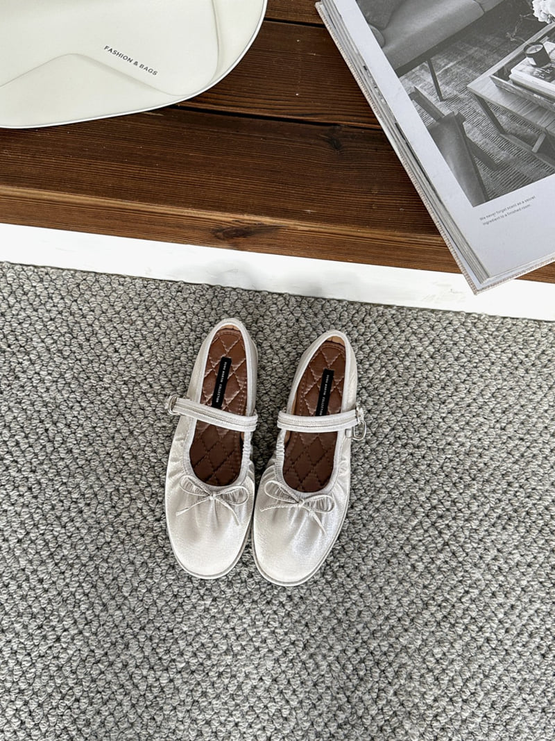 Runa Martin - Korean Women Fashion - #womensfashion - Round Satin Mary Jane Ribbon Flats - 2