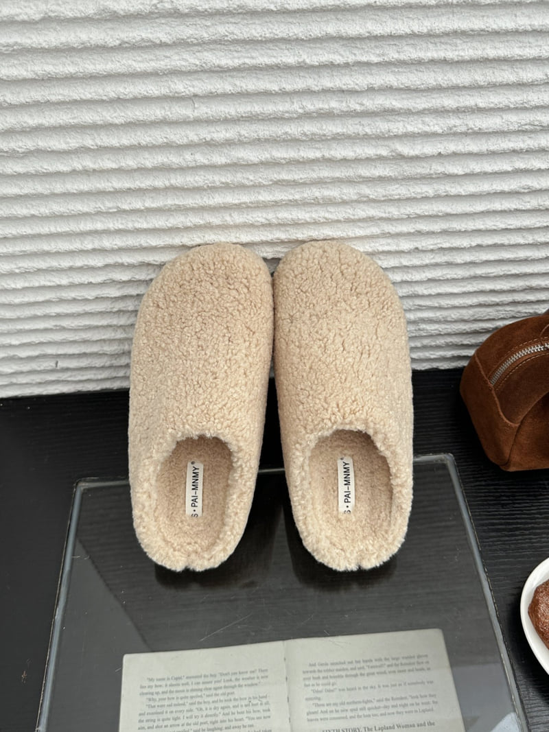 Runa Martin - Korean Women Fashion - #womensfashion - Teddy Fleece Round Clog Mule Slippers - 10