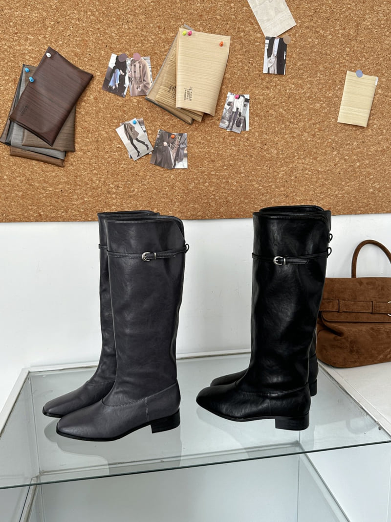 Runa Martin - Korean Women Fashion - #womensfashion - Simple V Cut Wide Vintage Long Boots - 9