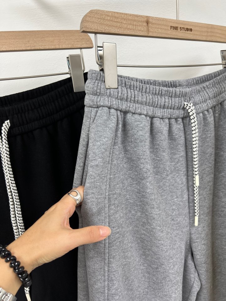 The Fine.b - Korean Women Fashion - #momslook - Round Mink Fleece Balloon Fit Pants - 3