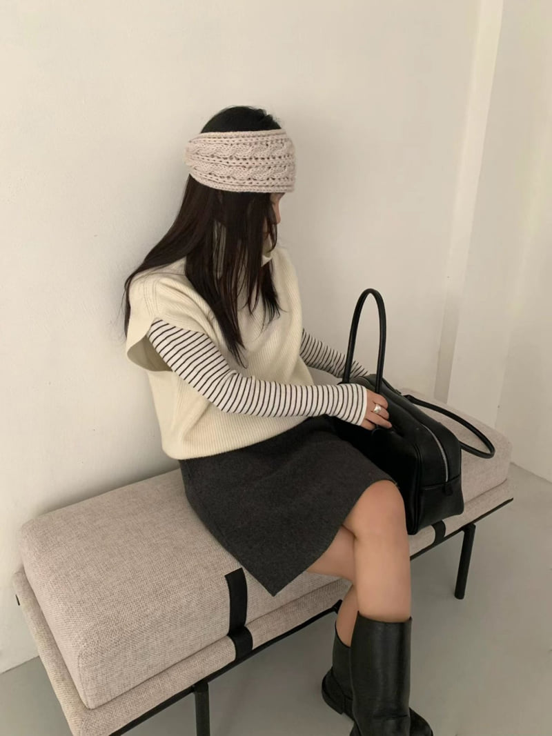 There By - Korean Women Fashion - #restrostyle - Bis Wool Turtleneck Knit - 3