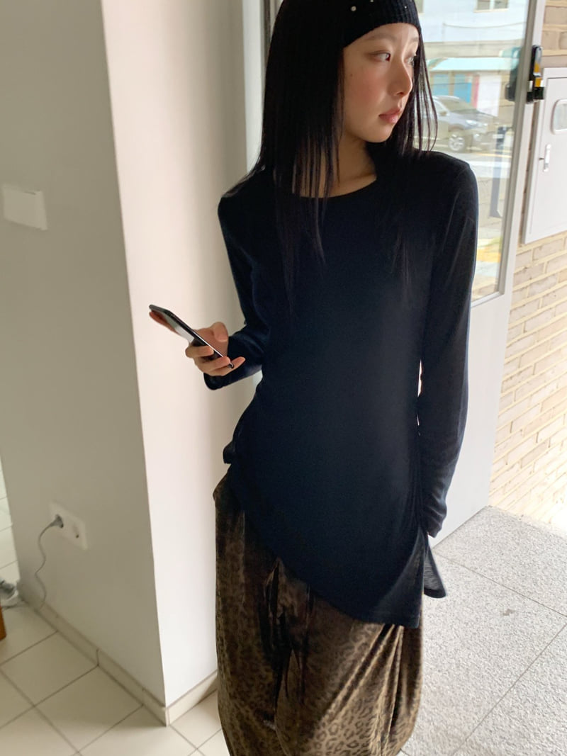 Vive L - Korean Women Fashion - #thelittlethings - Asymmetrical Long Tee - 6