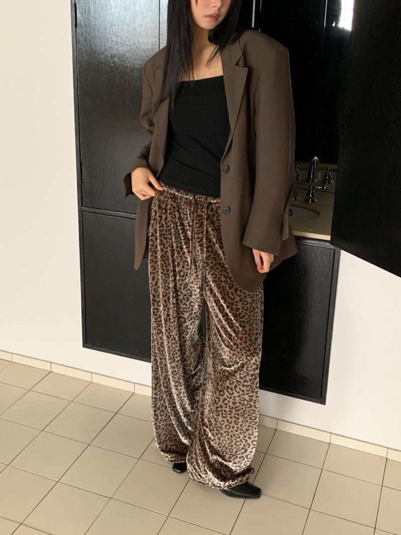 Vive L - Korean Women Fashion - #womensfashion - Leopard Velvet Pants - 11