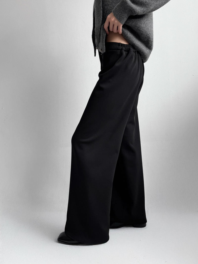 Yikho - Korean Women Fashion - #momslook - Mochi Chic Back Banded Fleece Pants - 3