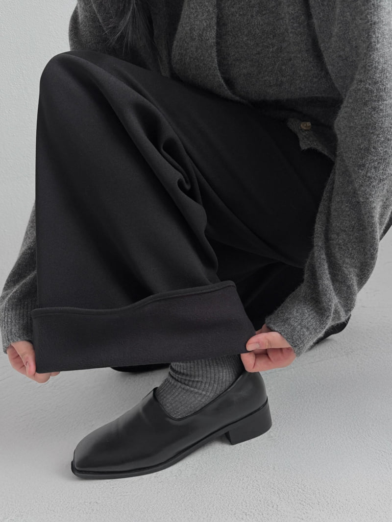 Yikho - Korean Women Fashion - #momslook - Mochi Chic Back Banded Fleece Pants - 5