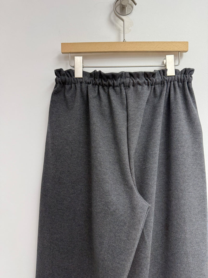 Yikho - Korean Women Fashion - #momslook - Blooming Banded Fleece Pants - 12