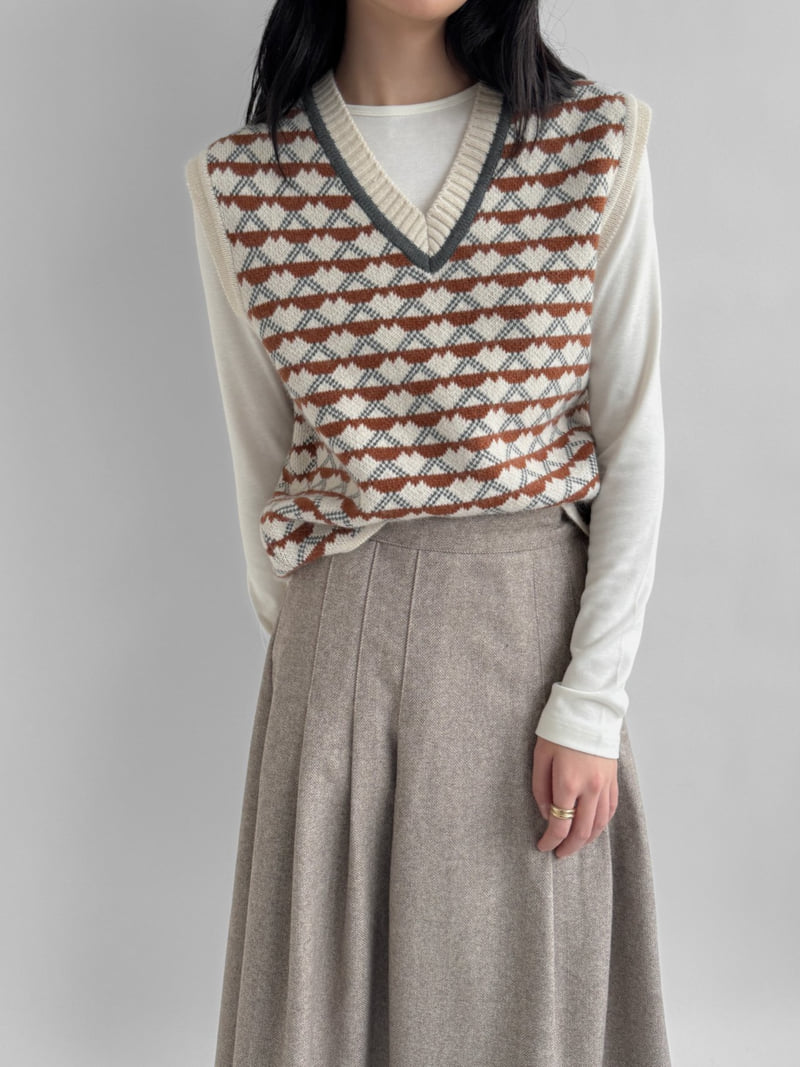 Yikho - Korean Women Fashion - #momslook - Lucifer V Layered Vest - 3