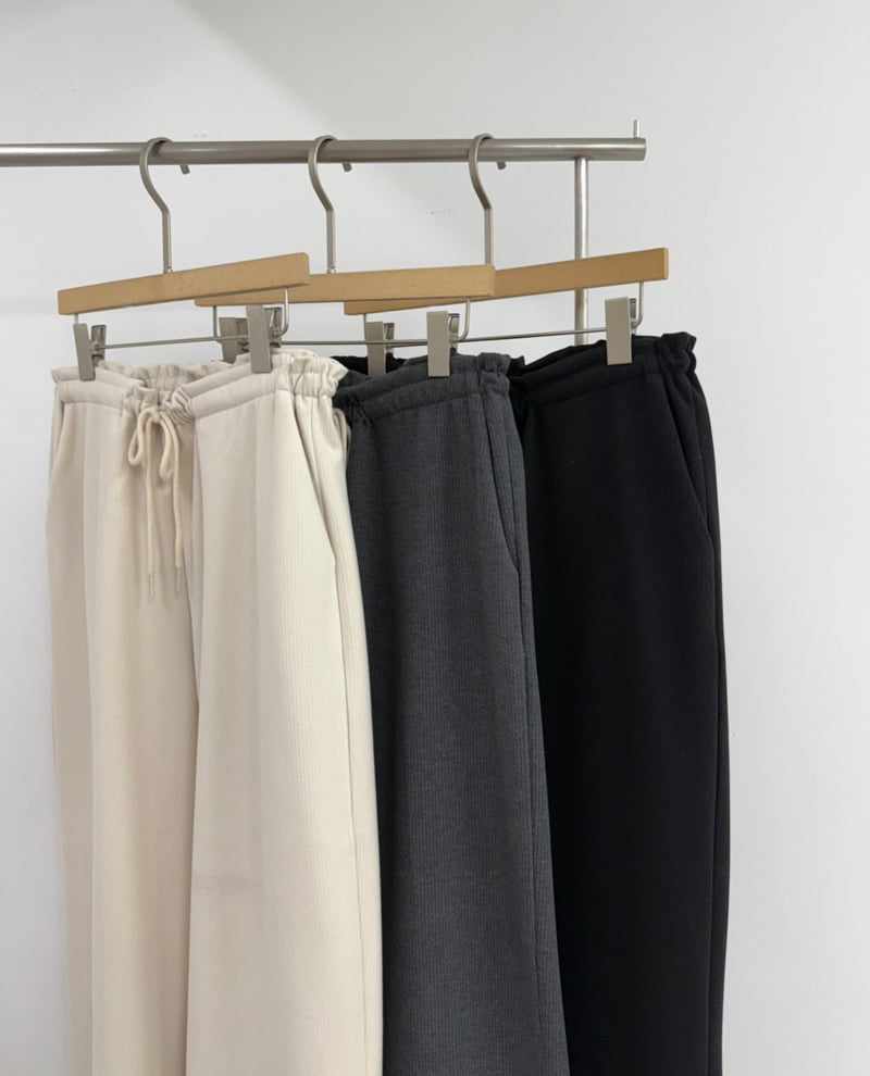 Yikho - Korean Women Fashion - #womensfashion - Blooming Banded Fleece Pants - 7