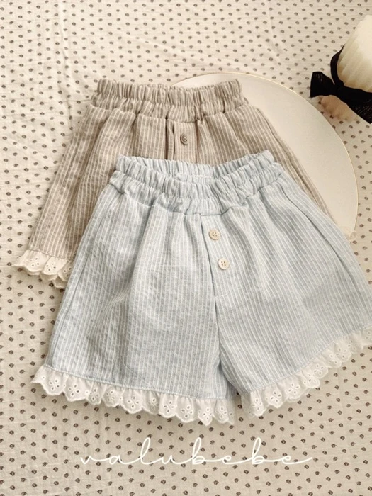 Classic Lace Half Pants
