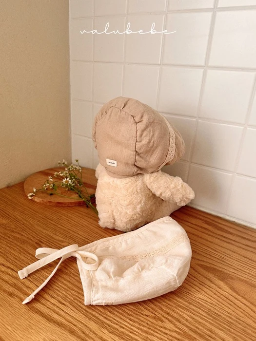 Pintuck Bonnet Hat