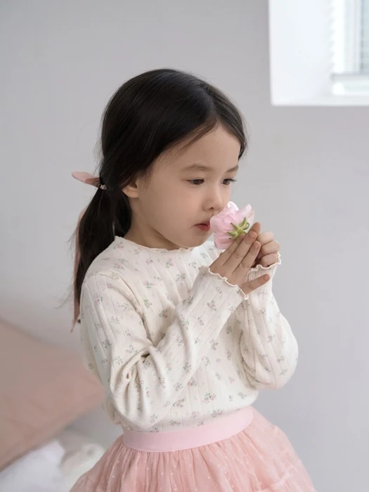Momo Tee (Flower) Momo Tee (Flower)