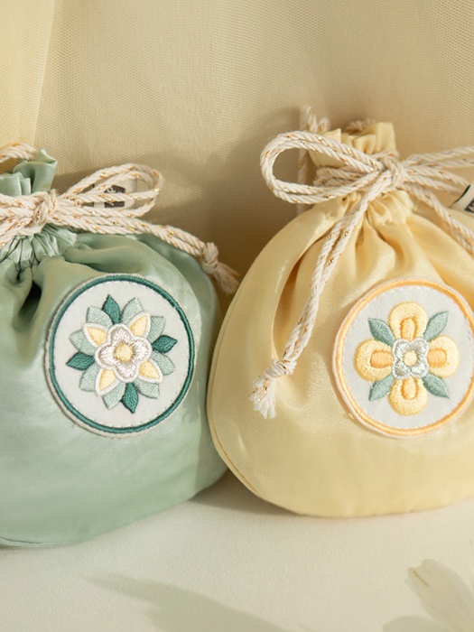 Onyu Narae Hanbok Pouch
